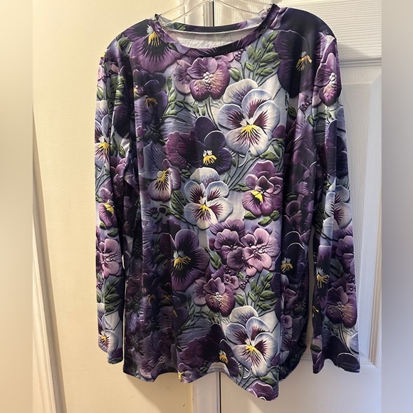 Women’s purple flowered long sleeve shirt size XL. Very soft thin material. - Picture 1 of 3